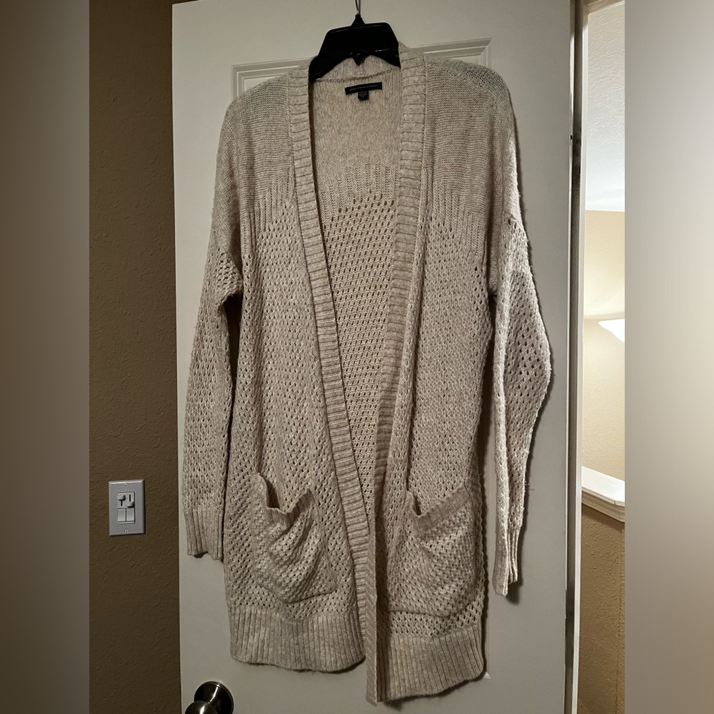 American Eagle beige cardigan